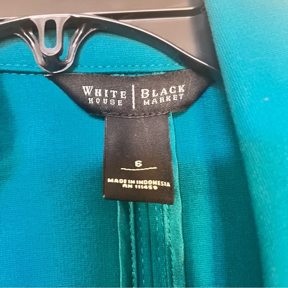 WHBM Beautiful Turquoise suit blazer w silver hardware  - Great piece ! Size 6 - Picture 3 of 5